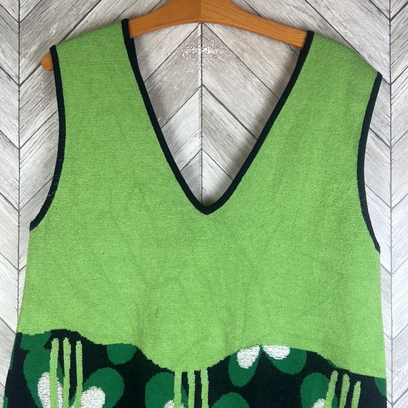 Mukzin V Neck Floral Dress - Picture 5 of 8